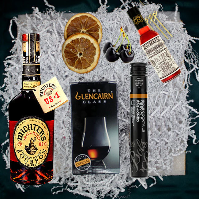 5c96bc7bb154a7e23f629f3f7761b82e4ebe224b5e7d9c5ea8d7cc4cb846cedd Michters Small Kentucky Straight Gift Pack - Image 1